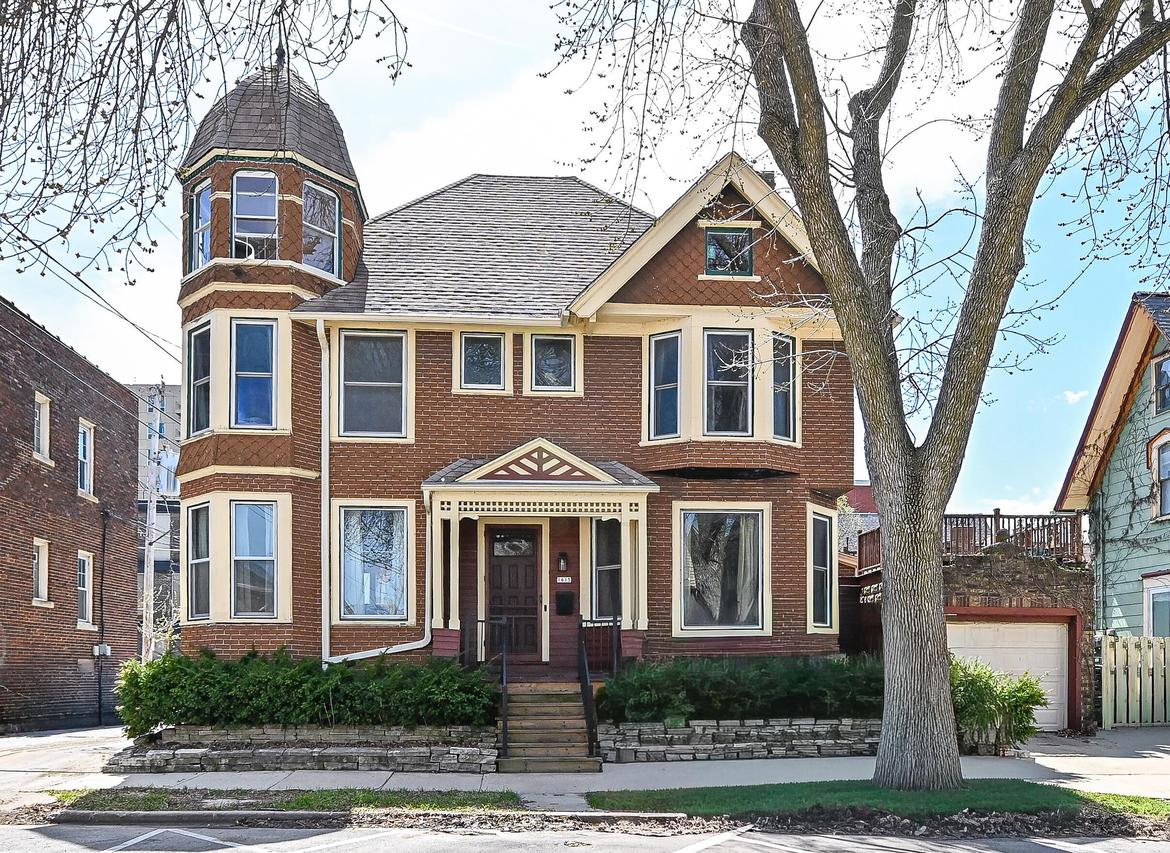 1615 E Kane Pl, Milwaukee, WI 53202