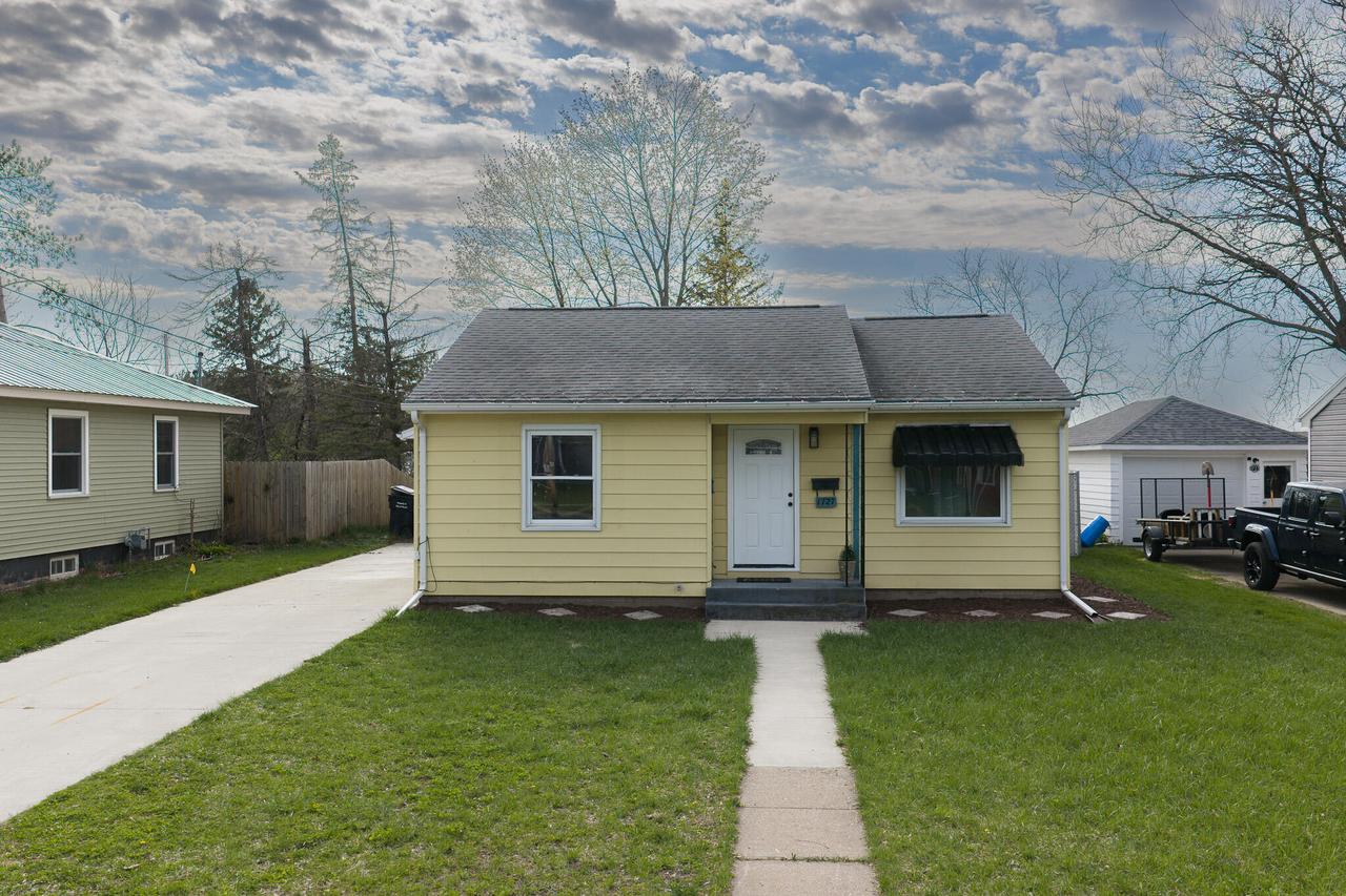 1727 Stoughton Ave., Tomah, WI 54660