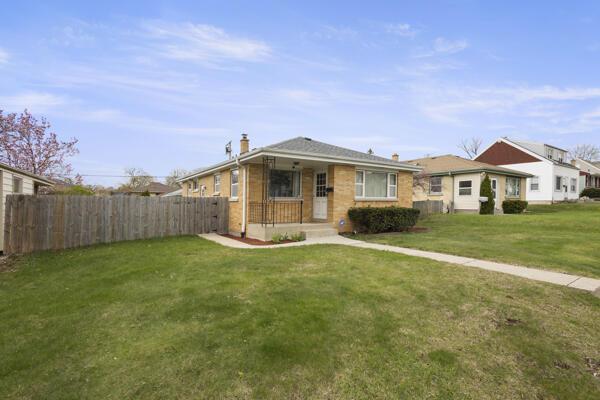 4629 N 77th St, Milwaukee, WI 53218
