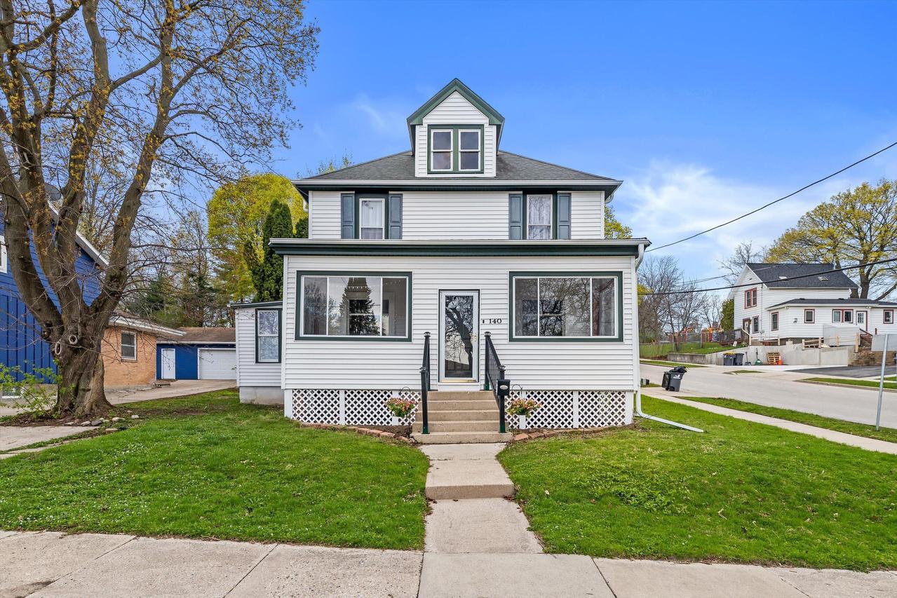 140 Spring St, Waukesha, WI 53188