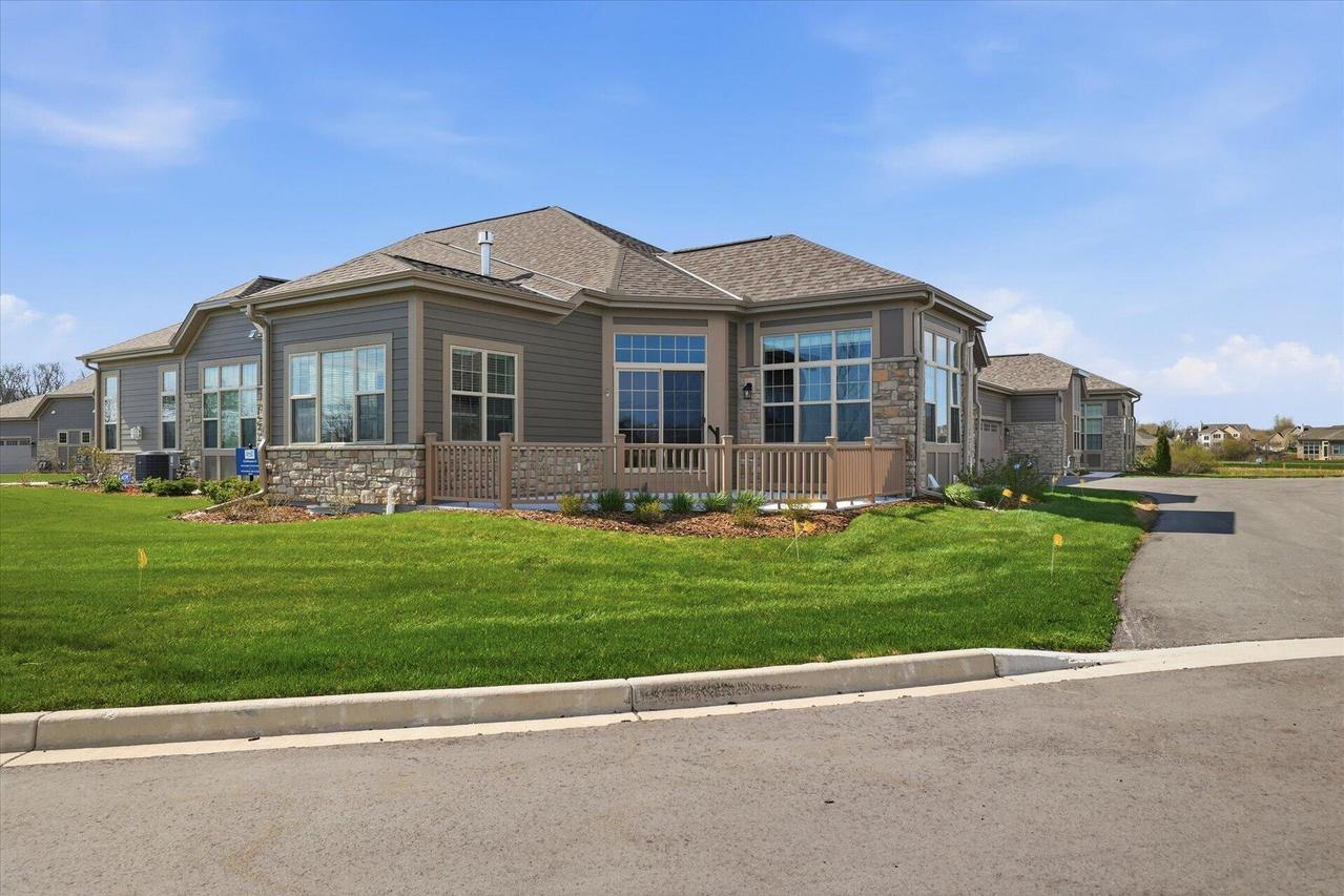 S99W13828 Clubhouse Ct #25-74, Muskego, WI 53150