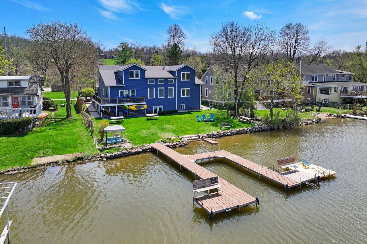 W4226 West End Rd, Geneva, WI 53147