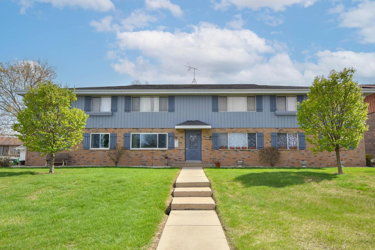 10237 Whitnall Edge Dr #104, Franklin, WI 53132