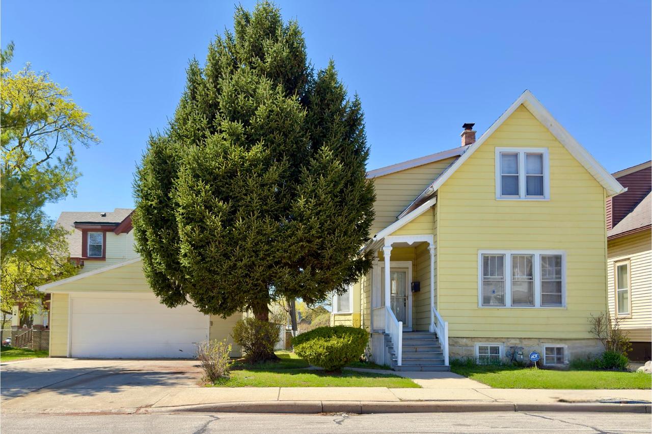 2111 N Holton St, Milwaukee, WI 53212
