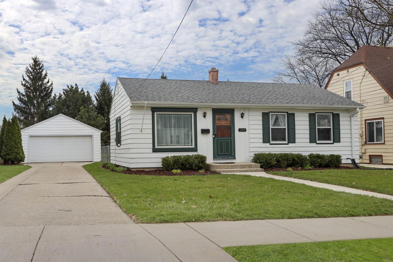 1309 E Warnimont Ave, Milwaukee, WI 53207