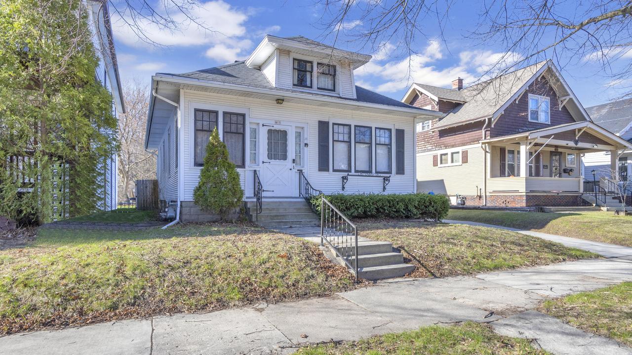 415 Grant Ave, Sheboygan, WI 53081