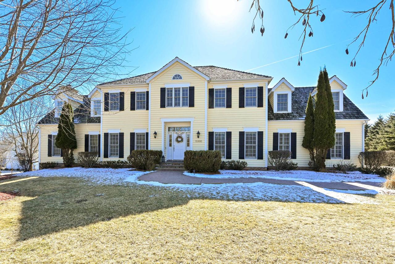 13300 N Silver Fox Dr, Mequon, WI 53097