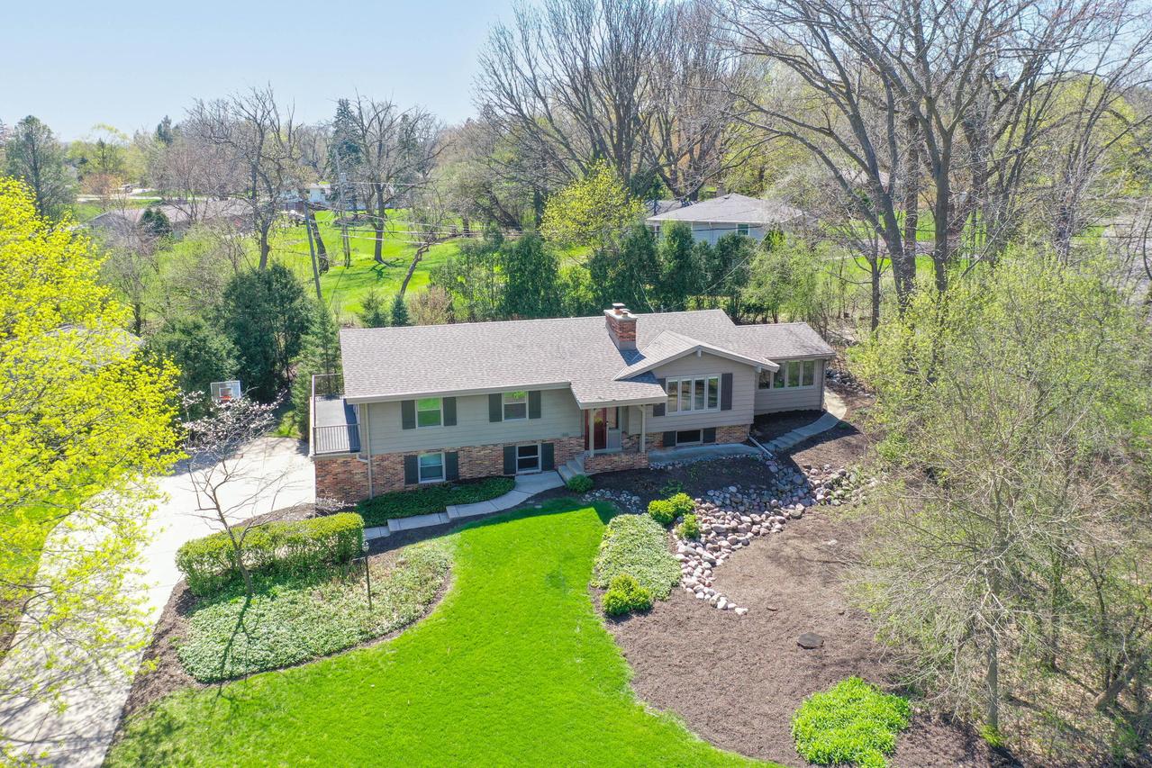 1565 Green Valley, Brookfield, WI 53045