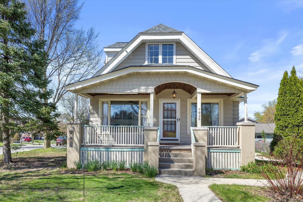 7826 W Cold Spring, Greenfield, WI 53220