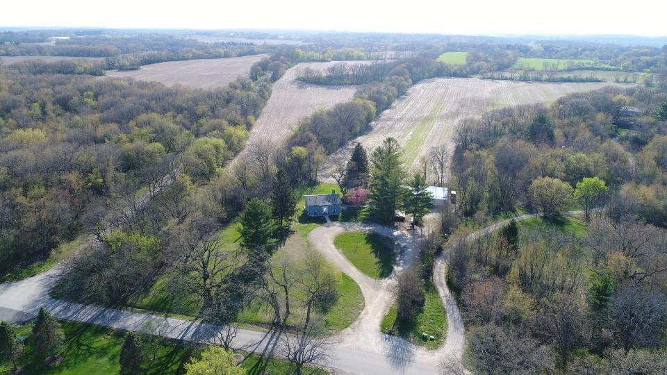 N7221 Mccabe Rd, Richmond, WI 53190