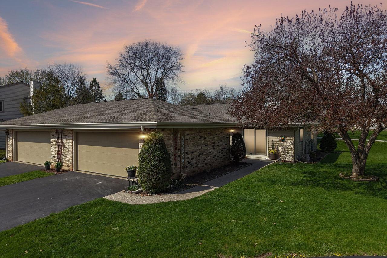 11013 N Elder Tree Ct, Mequon, WI 53092