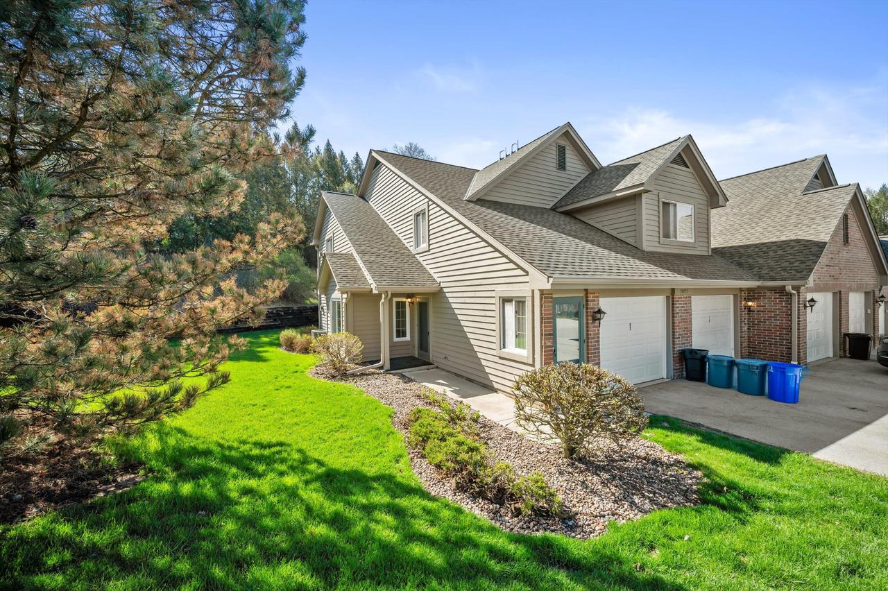 18475 Brookfield Lake #78, Brookfield, WI 53045