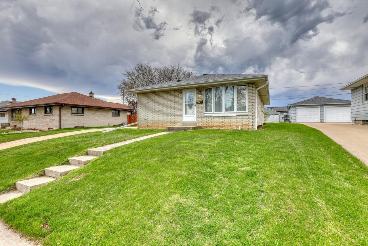 6163 S Kirkwood Ave, Cudahy, WI 53110