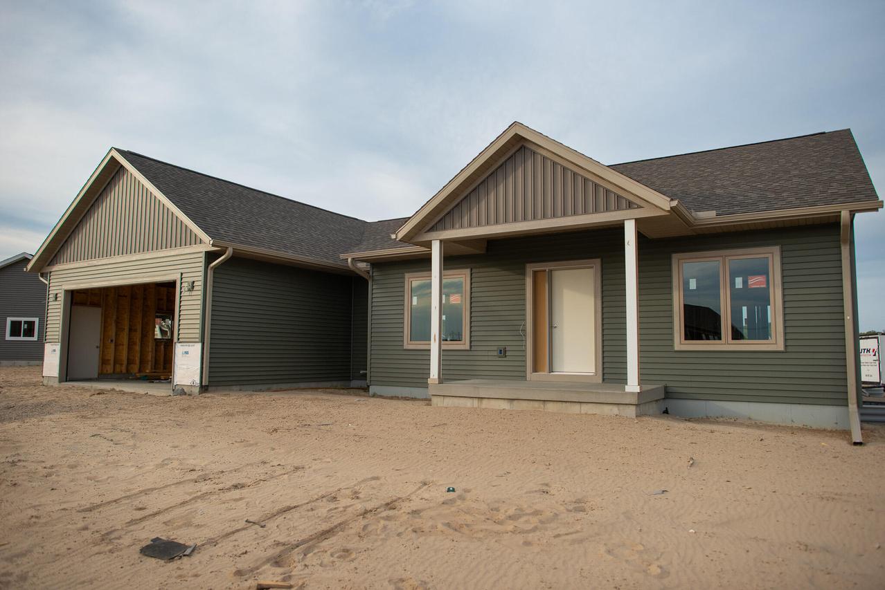 2393 Hanson Pl, Sparta, WI 54656