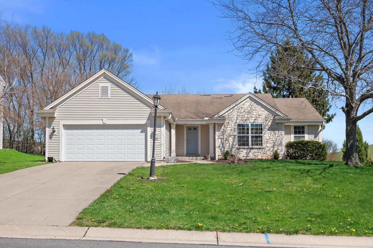 W143N9702 Amber Dr, Germantown, WI 53022