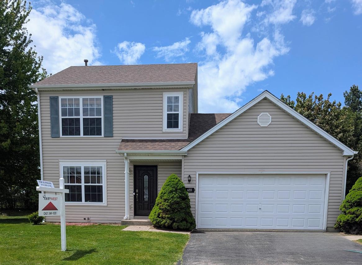 655 Bluebill Ln, Genoa City, WI 53128