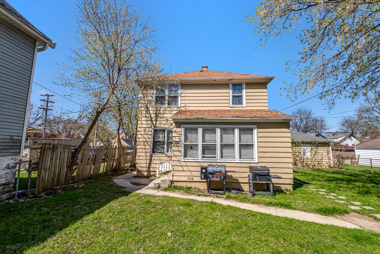 5015 N 38th St, Milwaukee, WI 53209