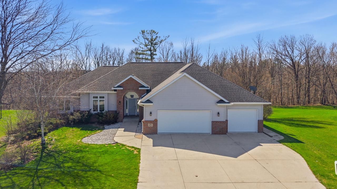 214 Concord Dr, Sheboygan Falls, WI 53085