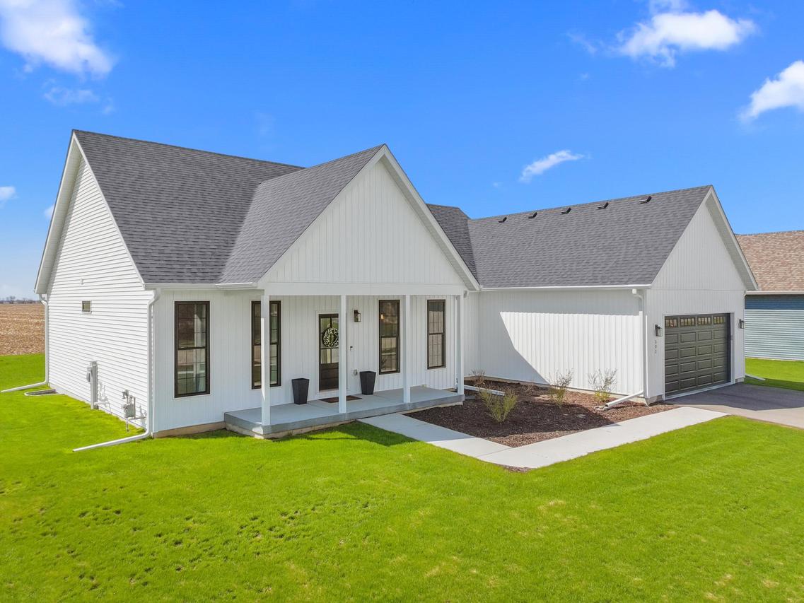 501 Fairview Dr, Walworth, WI 53184