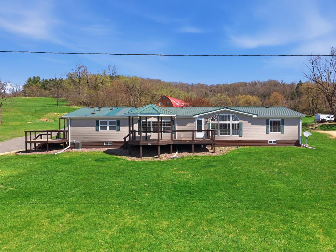 506 W Mill Rd, Blair, WI 54616