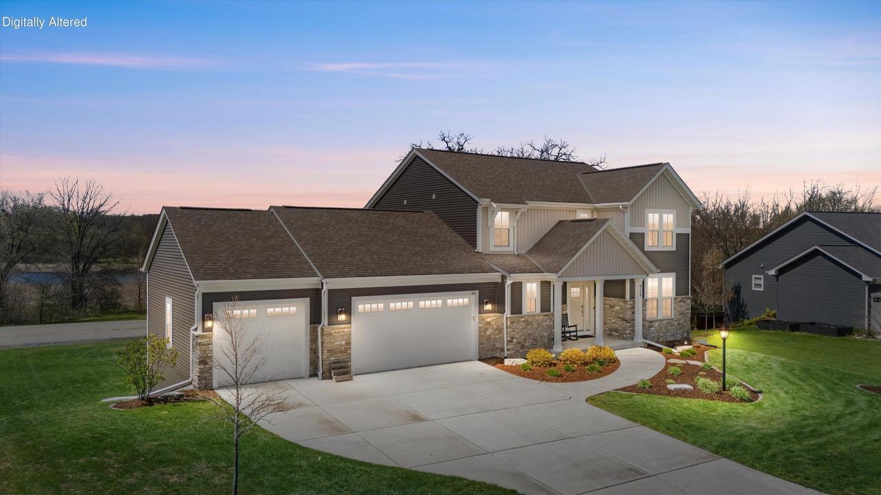 914 Foxwalk Dr, Waterford, WI 53185