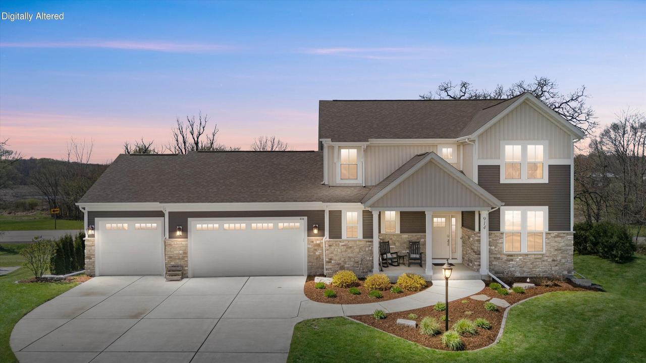 914 Foxwalk Dr., Waterford, WI 53185