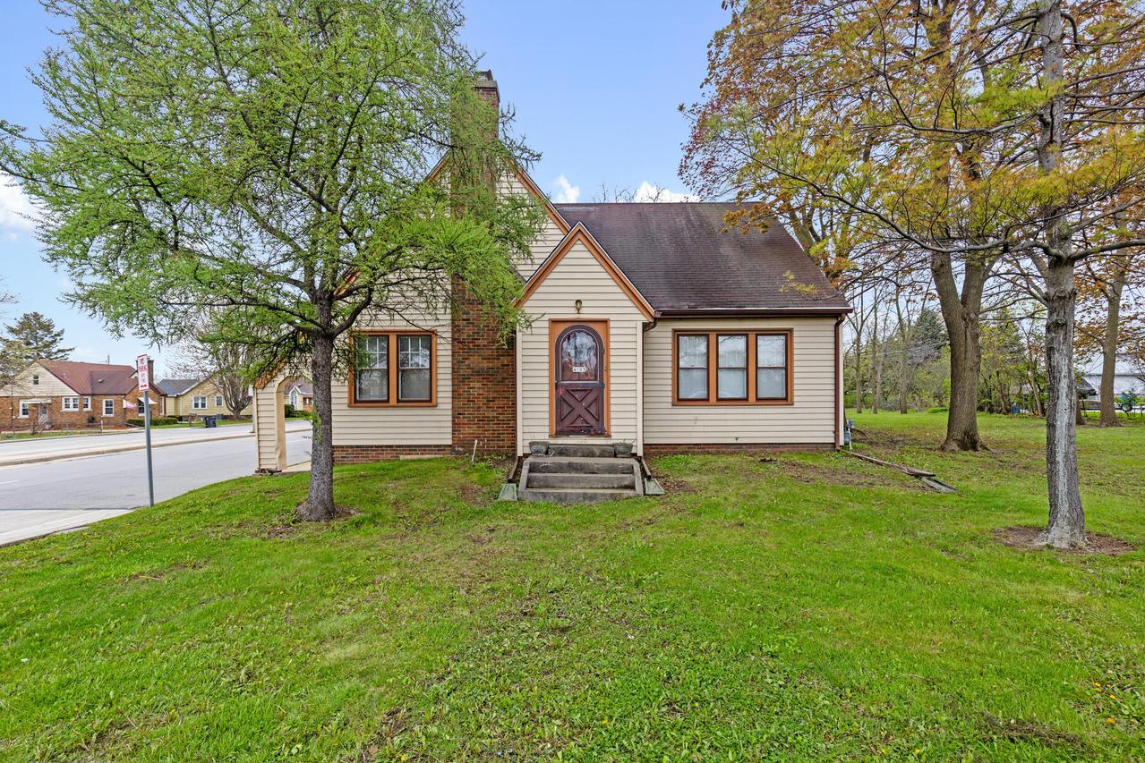 4703 Durand Ave, Mount Pleasant, WI 53406