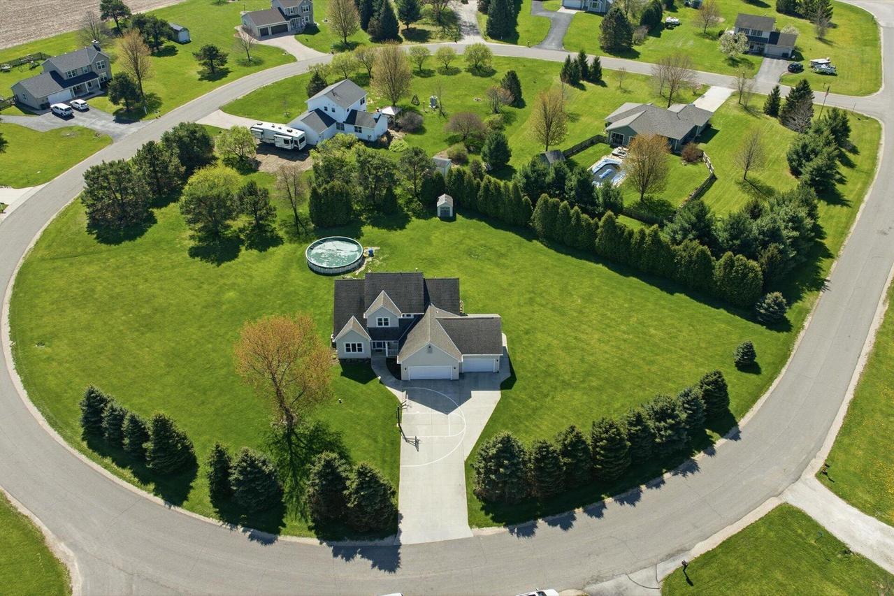 N8034 Nicky Ct, Troy, WI 53120