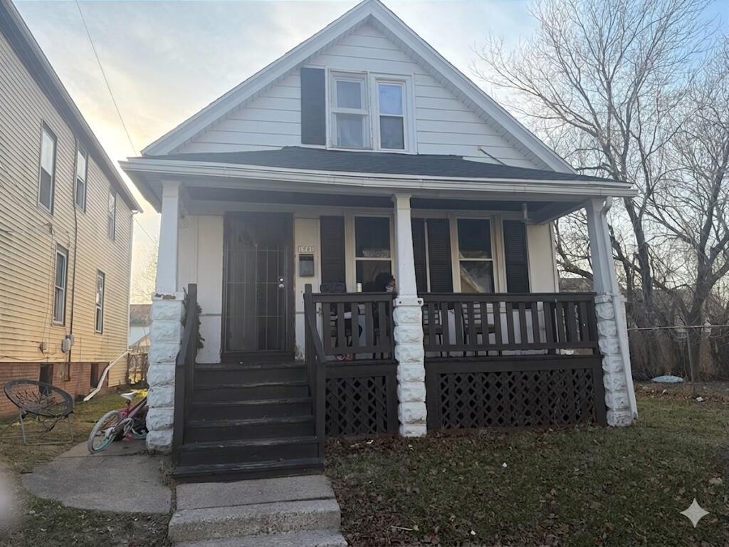1941 N 21st St, Milwaukee, WI 53205