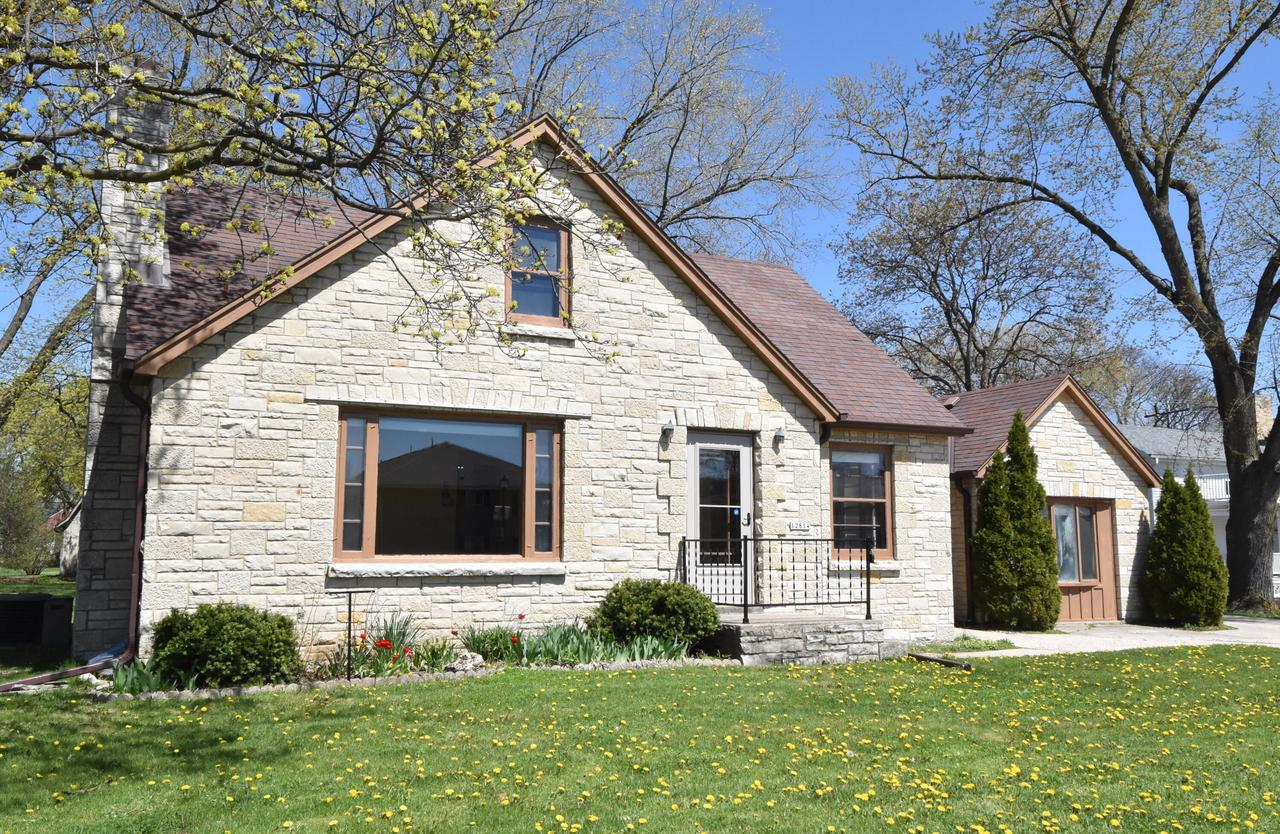 12814 W Hampton Ave, Butler, WI 53007
