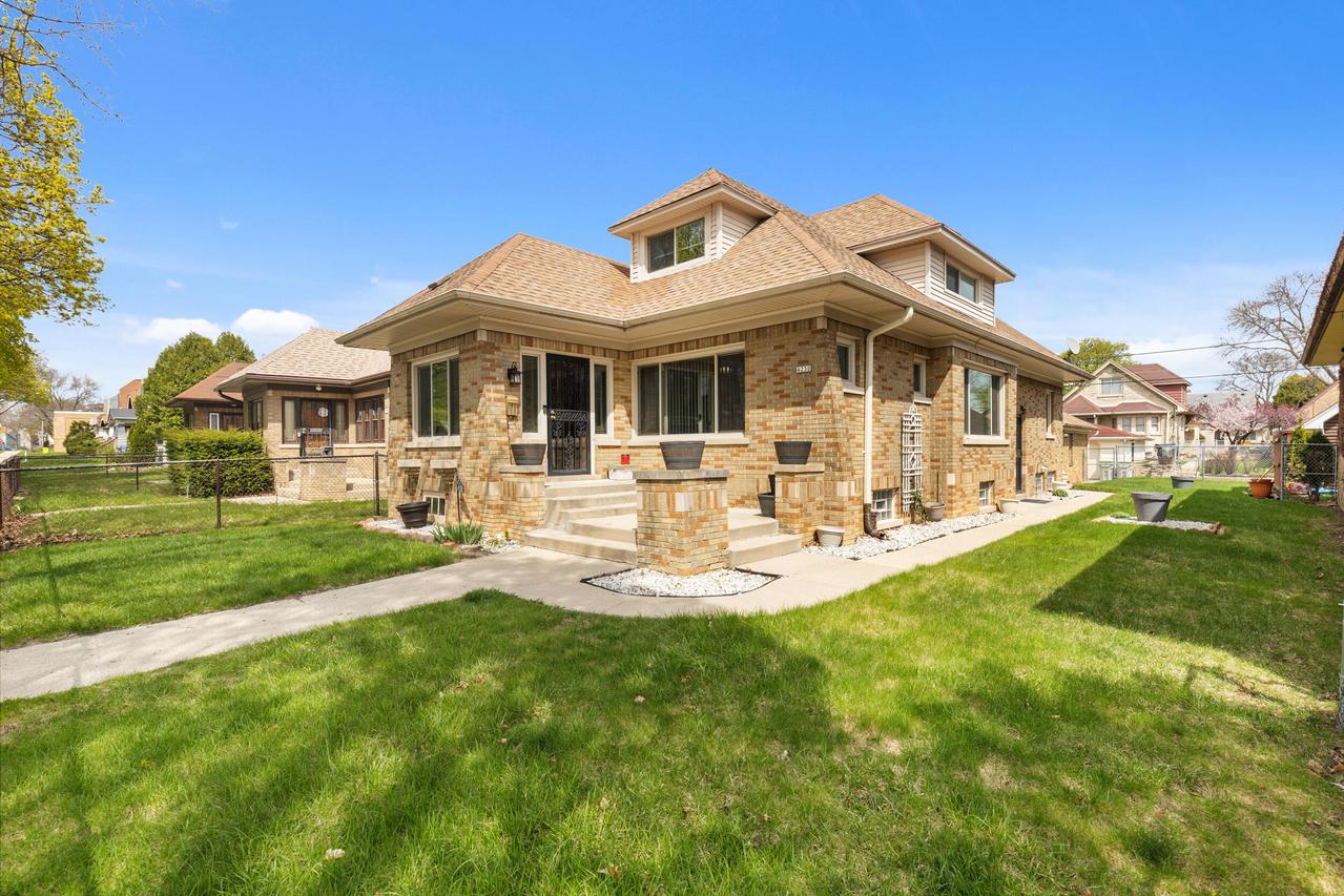 4230 N 25th St, Milwaukee, WI 53209