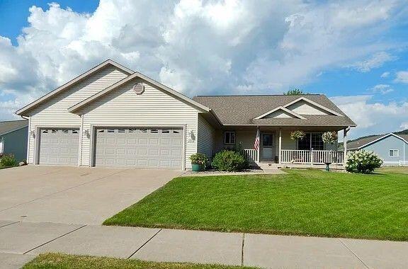 1933 Crooked Ave, Holmen, WI 54636