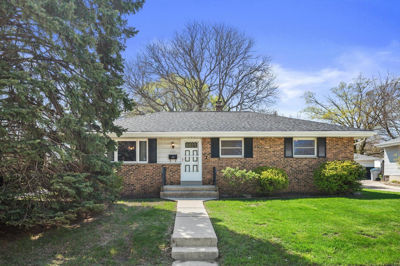 1835 W Kimberly Ave, Milwaukee, WI 53221