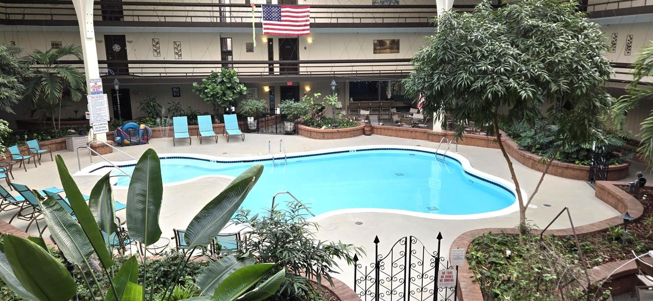 5200 S Tuckaway Blvd #201, Greenfield, WI 53221