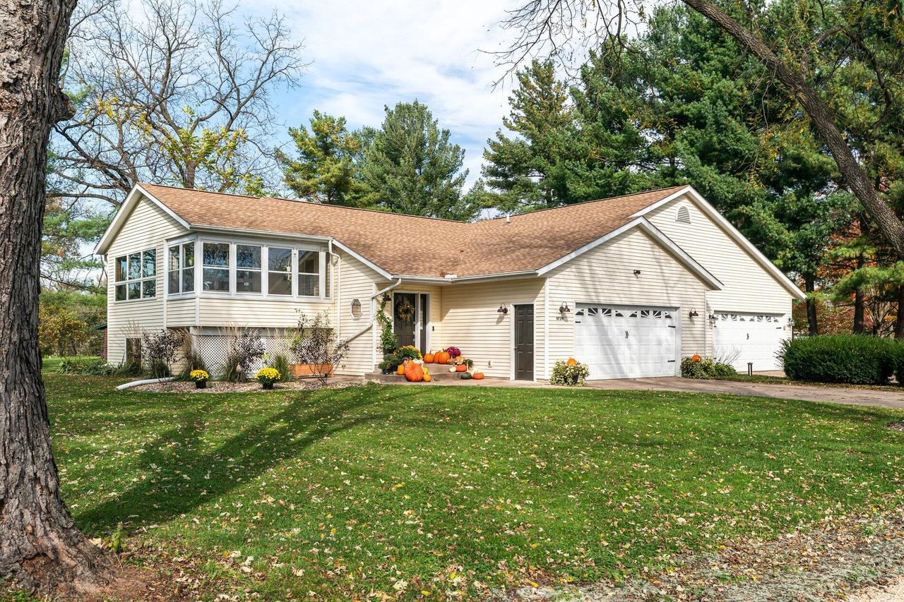 N7241 Jelle St, Holland, WI 54636