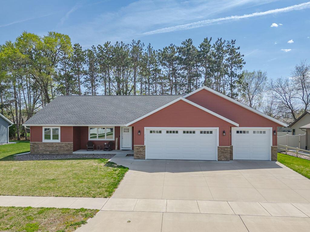 2102 Prairie Pl, Holmen, WI 54636