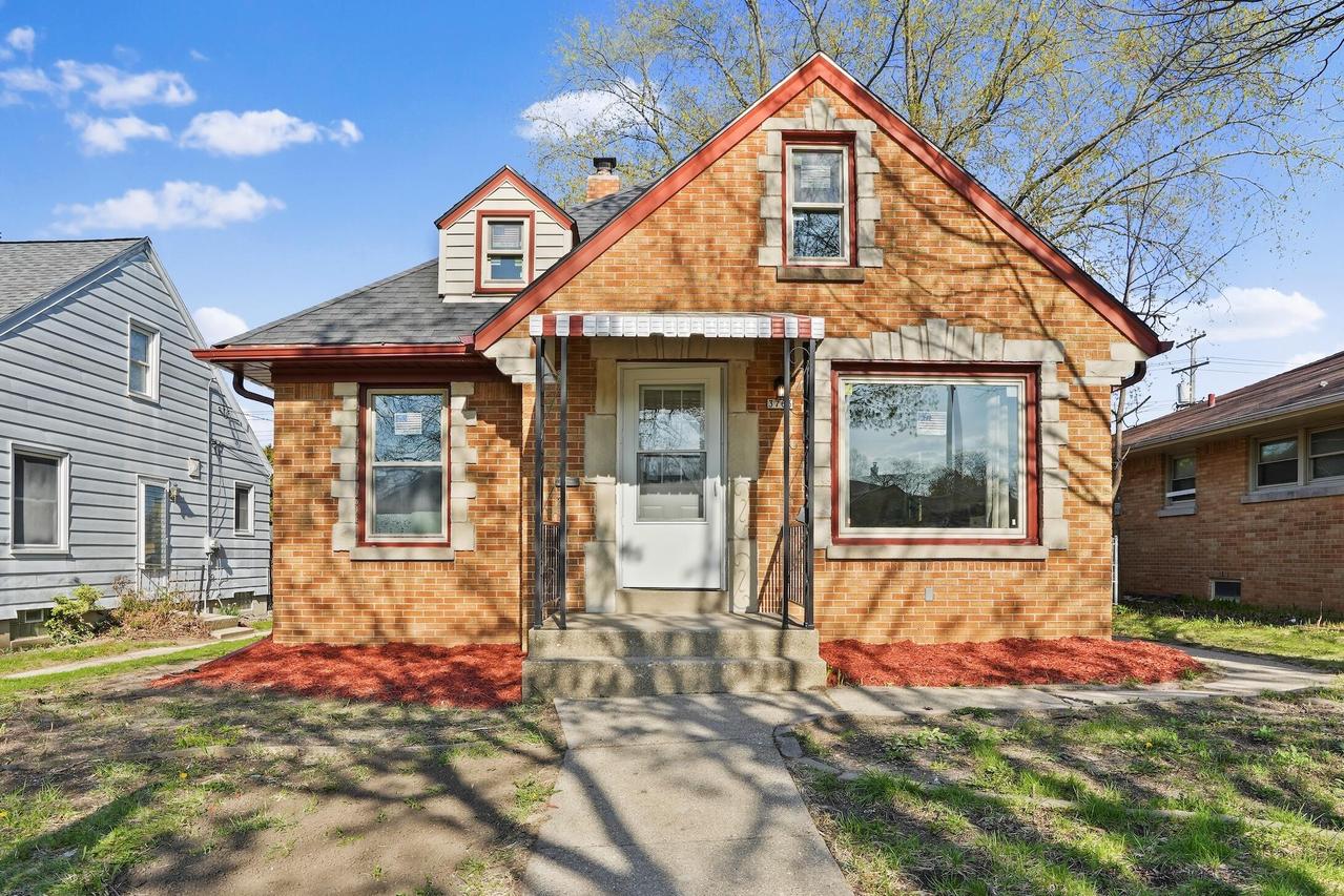 3766 N 77th St, Milwaukee, WI 53222