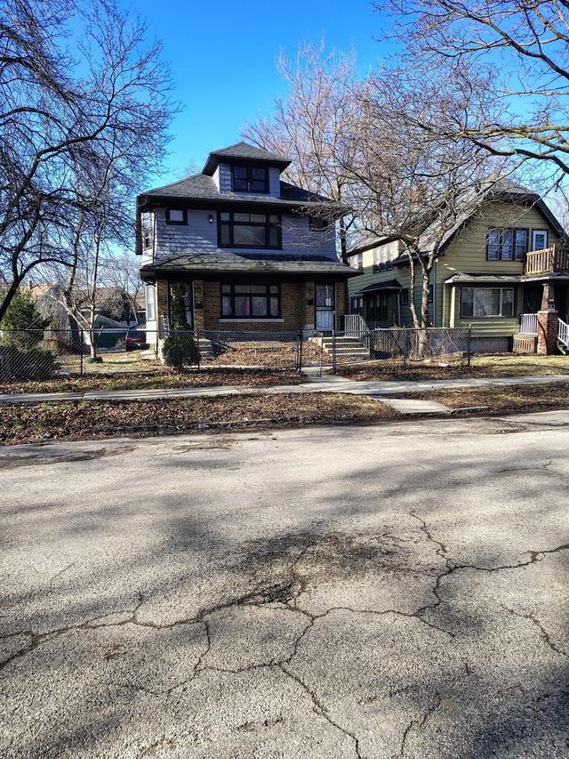 3733 W Sarnow St #3735, Milwaukee, WI 53208