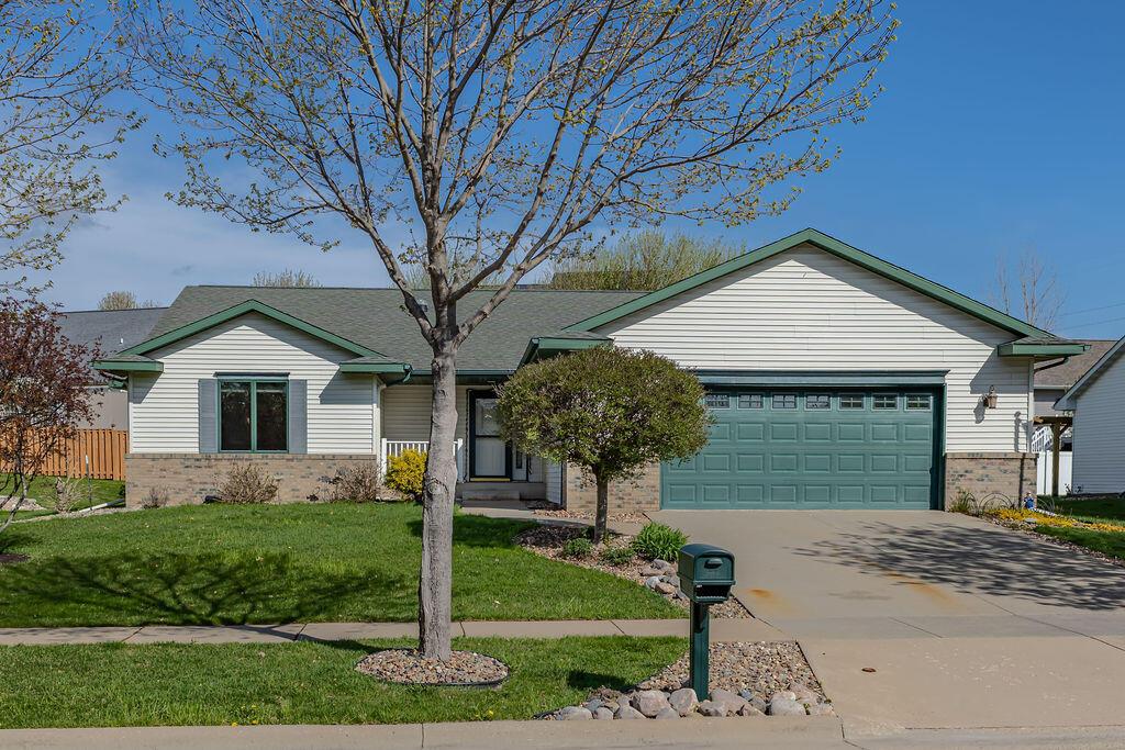 1009 Windhill St, Onalaska, WI 54650