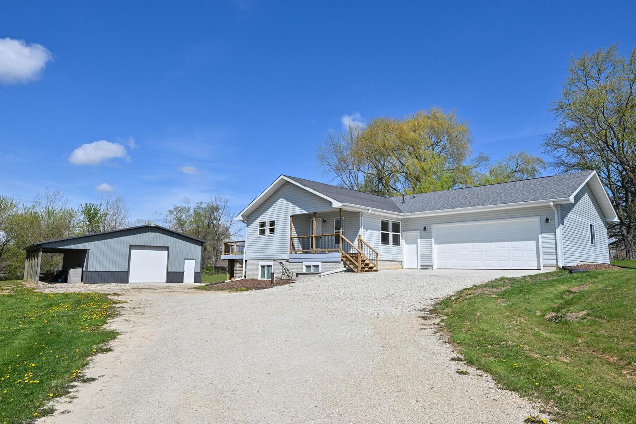 6636 Big Bend, Waterford, WI 53185