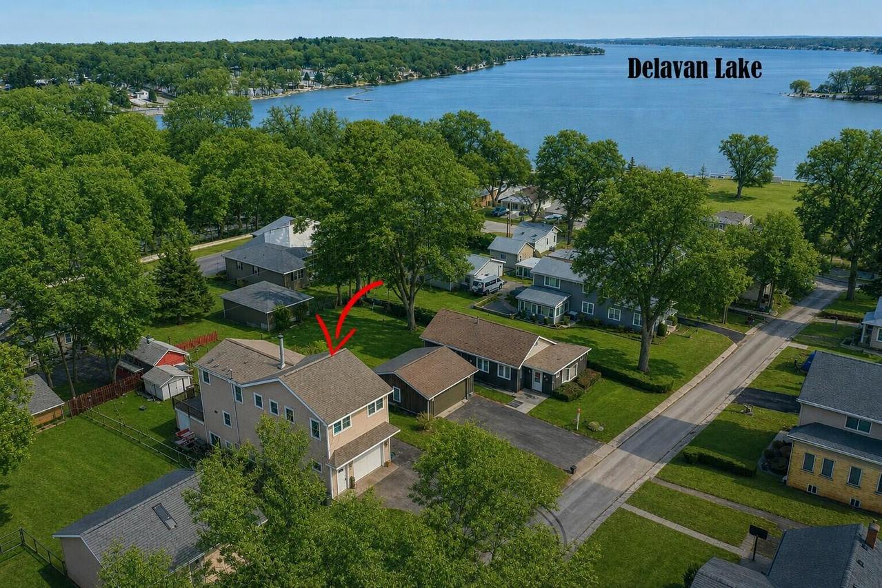4222 Maple Dr, Delavan, WI 53115