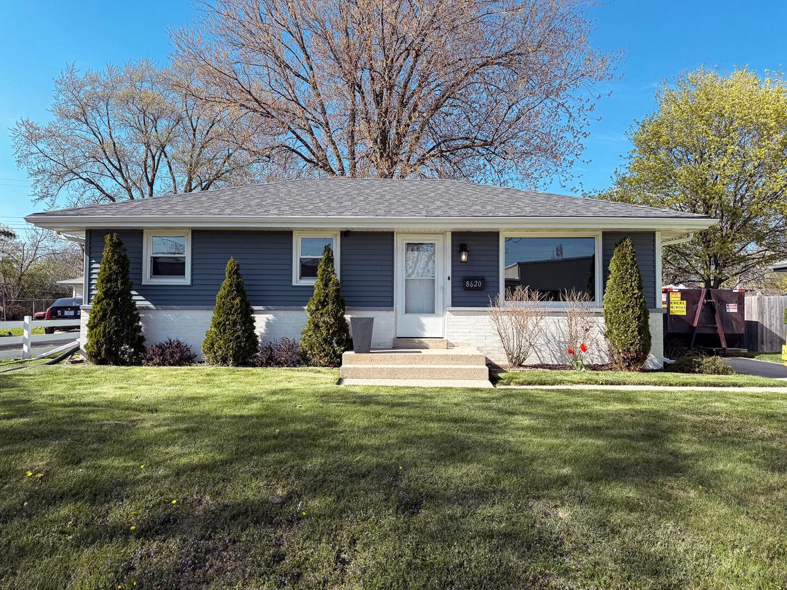 8620 W Lynx Ave, Milwaukee, WI 53225