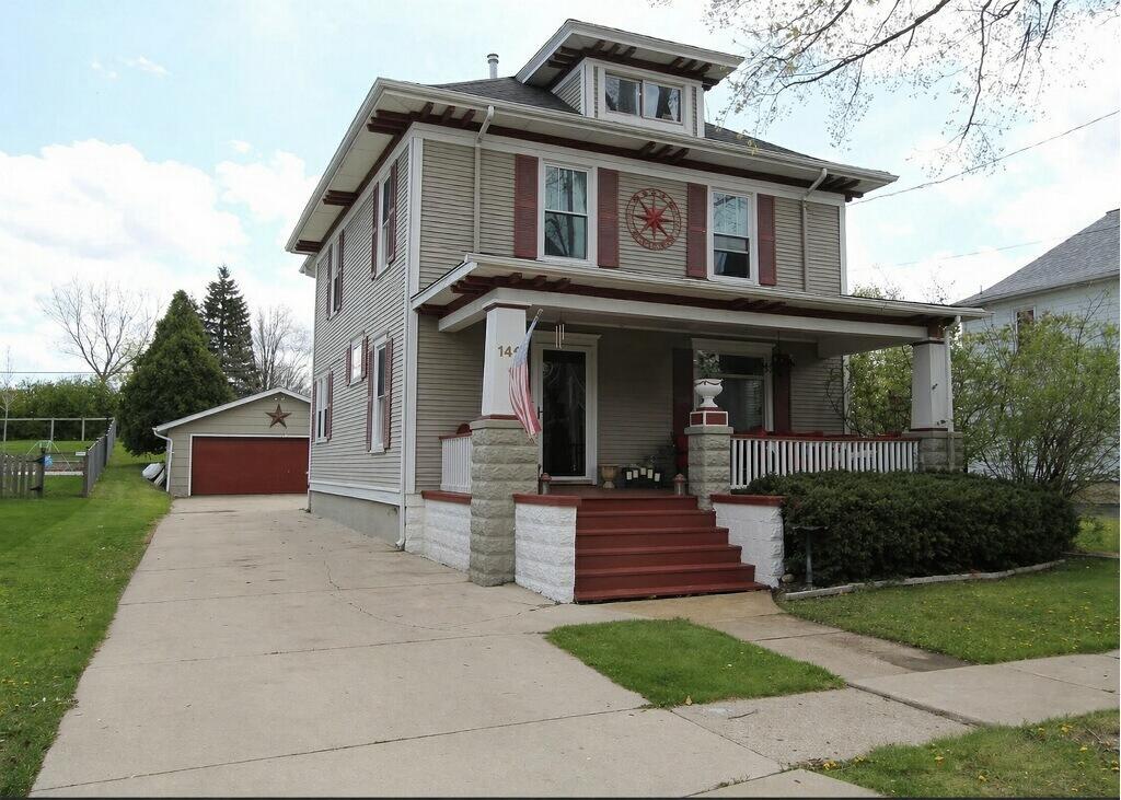 140 Kendall St, Burlington, WI 53105