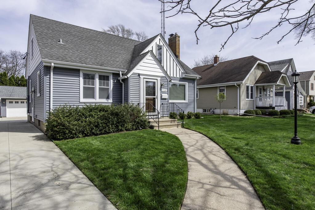 7739 6th Ave, Kenosha, WI 53143