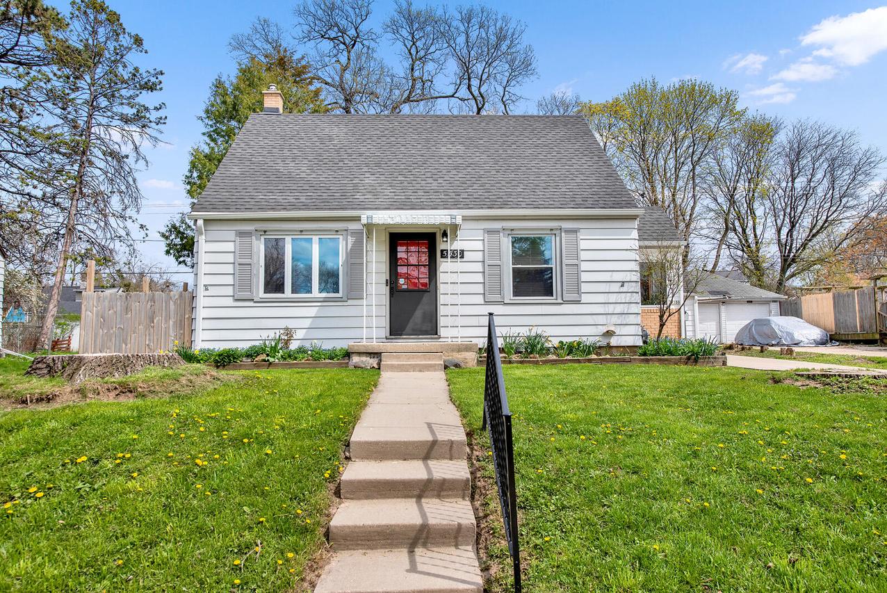 5330 N 54th St, Milwaukee, WI 53218