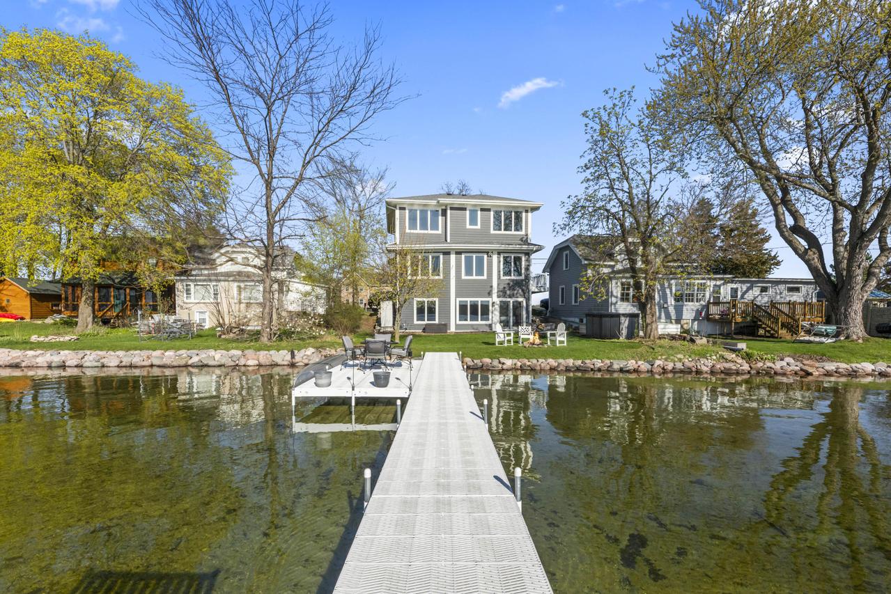 417 S Golden Lake, Summit, WI 53066