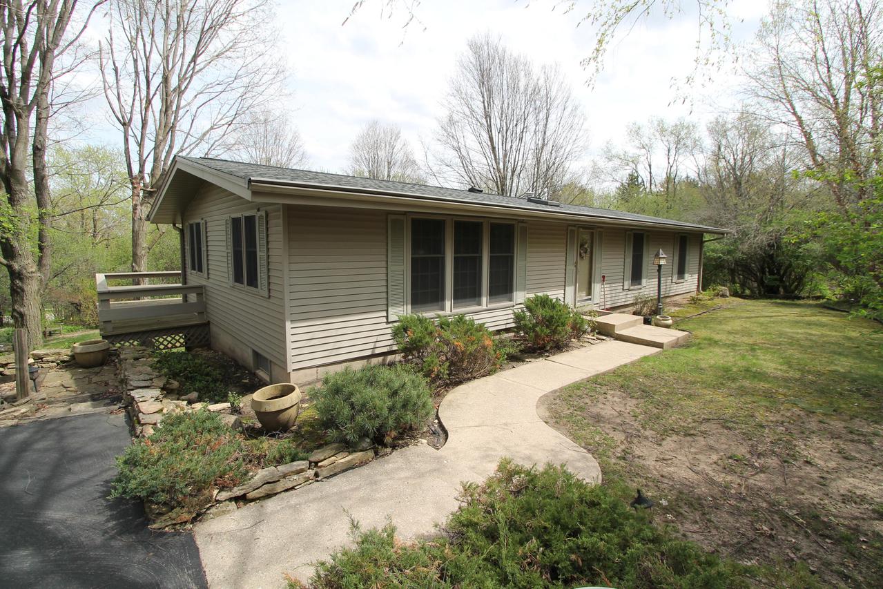 308 Highridge Rd, Burlington, WI 53105