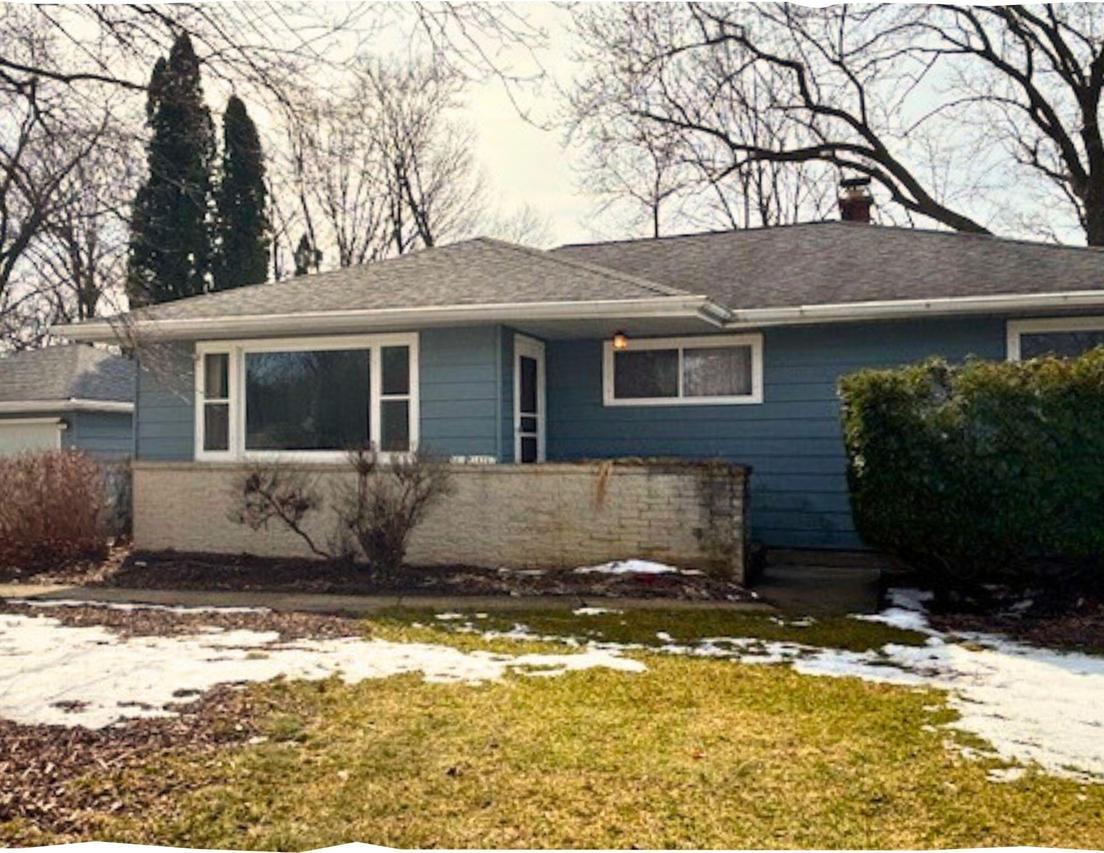 N61W14967 Wigwam Dr, Menomonee Falls, WI 53051