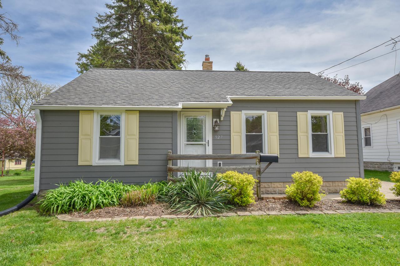 927 Genesee St, Waukesha, WI 53186