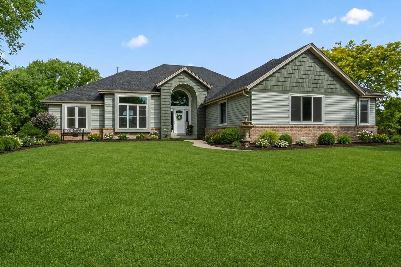 W1578 Marsh Rd, Palmyra, WI 53156